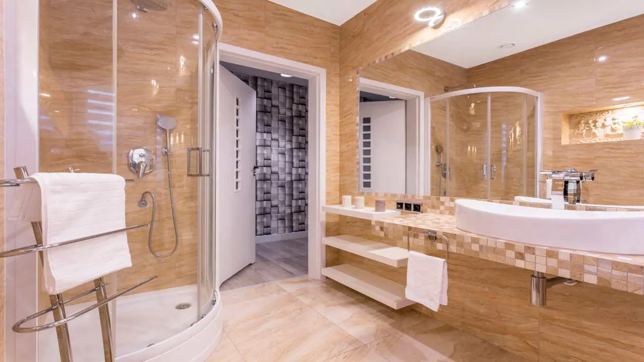 Choosing the Right Shower Door