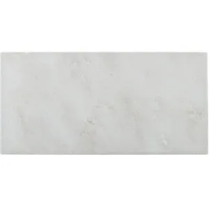Carrara Arabescato Honed and Polished 3x6 Marble Subway Mosaic Tile in White & Gray