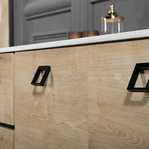 Elizabeth 39.5 inch Oak Color Bathroom Vanity Metal Legs